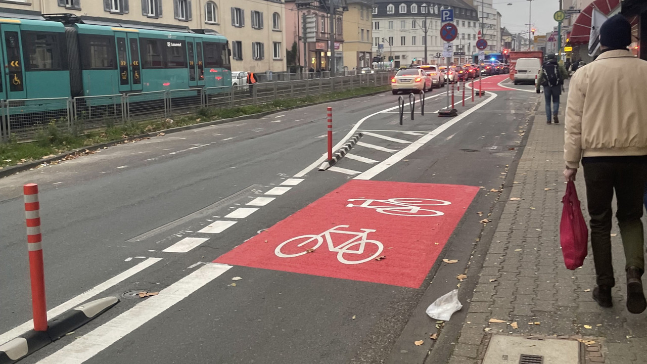 Neuer Fahrradstreifen: Umsatzrückgänge bei Betrieben auf der Eschersheimer
