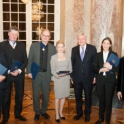 Volker Bouffier bei Massenverleihung