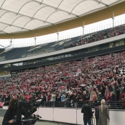 Rudelgucken in der Commerzbank-Arena