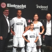 Eintracht: Hauptsponsor und Trikot vorgestellt