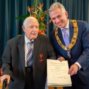 Bundesverdienstkreuz für Heinz Hesdörffer