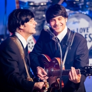 Eine Show bringt die Beatles zurück auf die Bühne