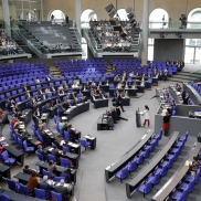 Bundestag will Bafög-Erhöhung beschließen