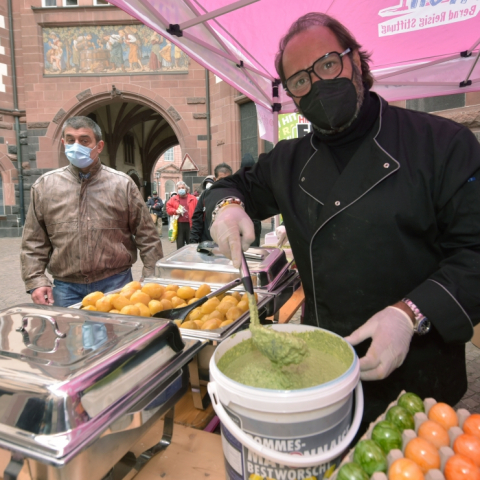 Oster-Essen für Obdachlose